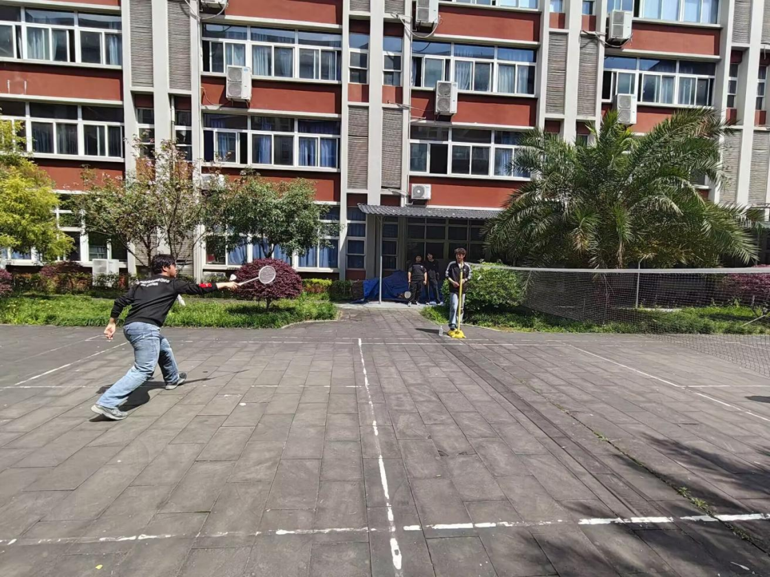 以羽为翼，筑梦青春——智慧城市与智能制造学院成功举办羽毛球比赛